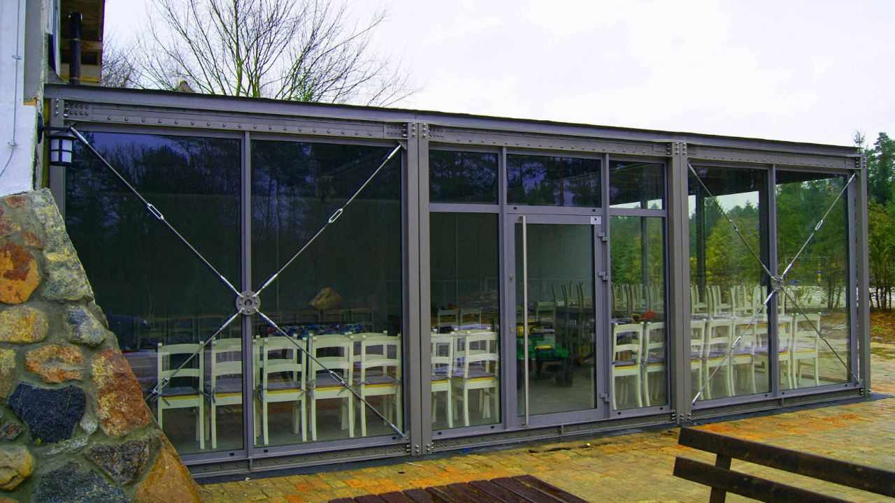 Container restaurant, Skaczący młyn restaurant 54m2 - view 1