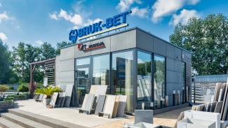 Prefab retail building, Bruk-Bet company shop 45m2, Lesznowola - view 1